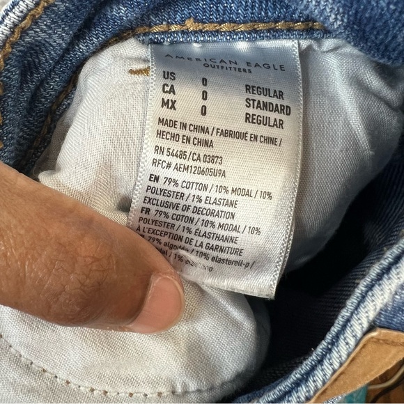 EUC American Eagle Stretch High Rise Mom Jeans - Picture 10 of 11